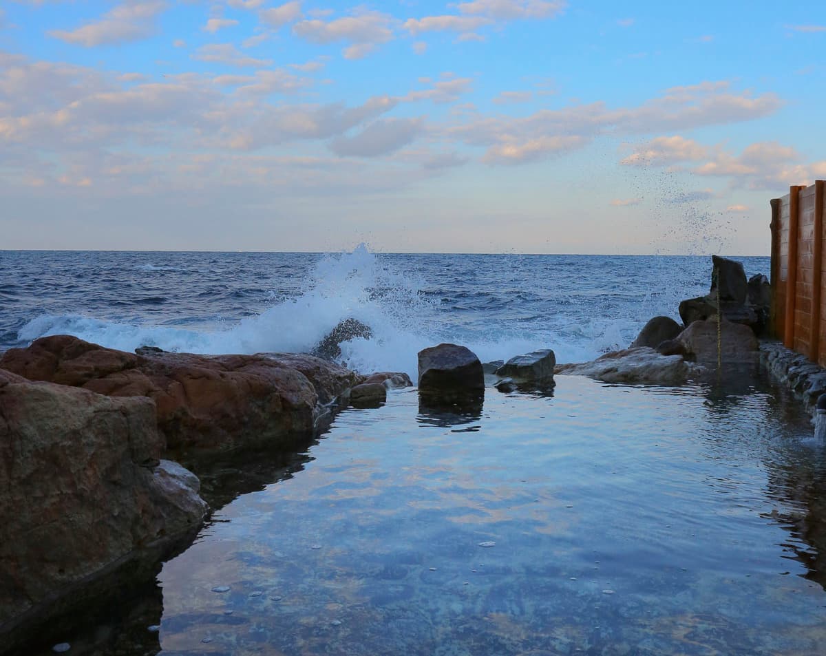 ダイビング後は温泉地でリフレッシュ